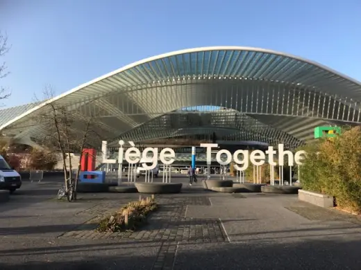 La gare de Liège-Guillemins, où est inscrit « Liège Together ».
